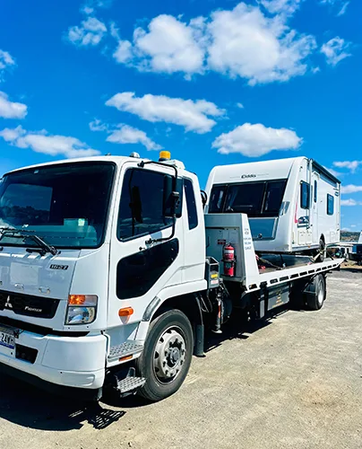 Flatbed tow truck providing 24/7 towing services in Brisbane