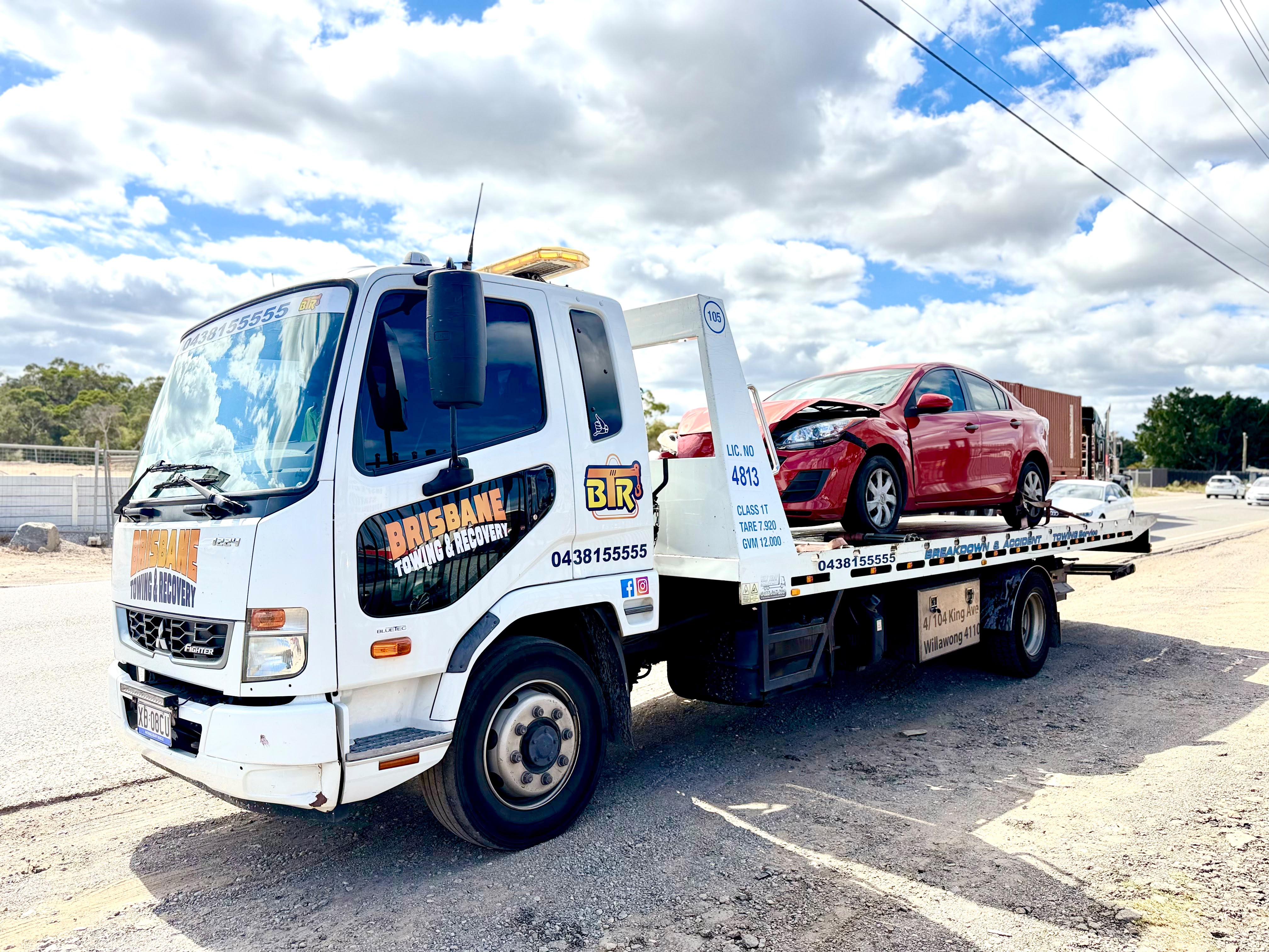 Brisbane Towing and Recovery tow truck carrying vehicle