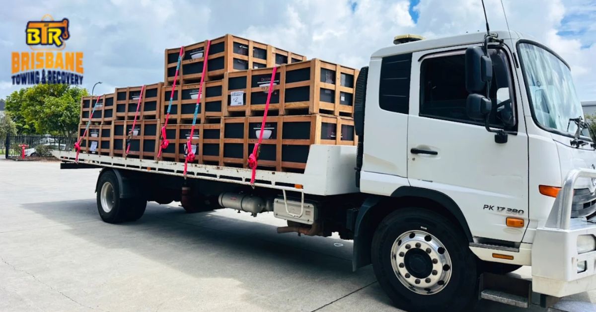 Transporting Light Machinery & Equipment: 8 Tips from Tow Truck Experts