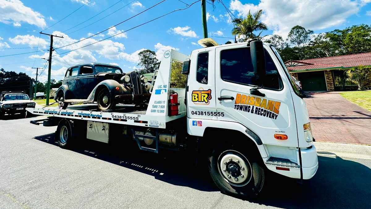 Long-Distance Car Towing: 9 Things to Check Before You Tow 