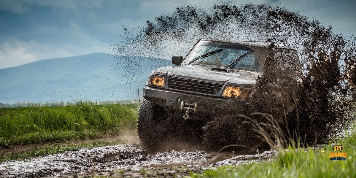 Best 4WD Off-Road Tracks Near Brisbane — And What to Do If You Get Stuck