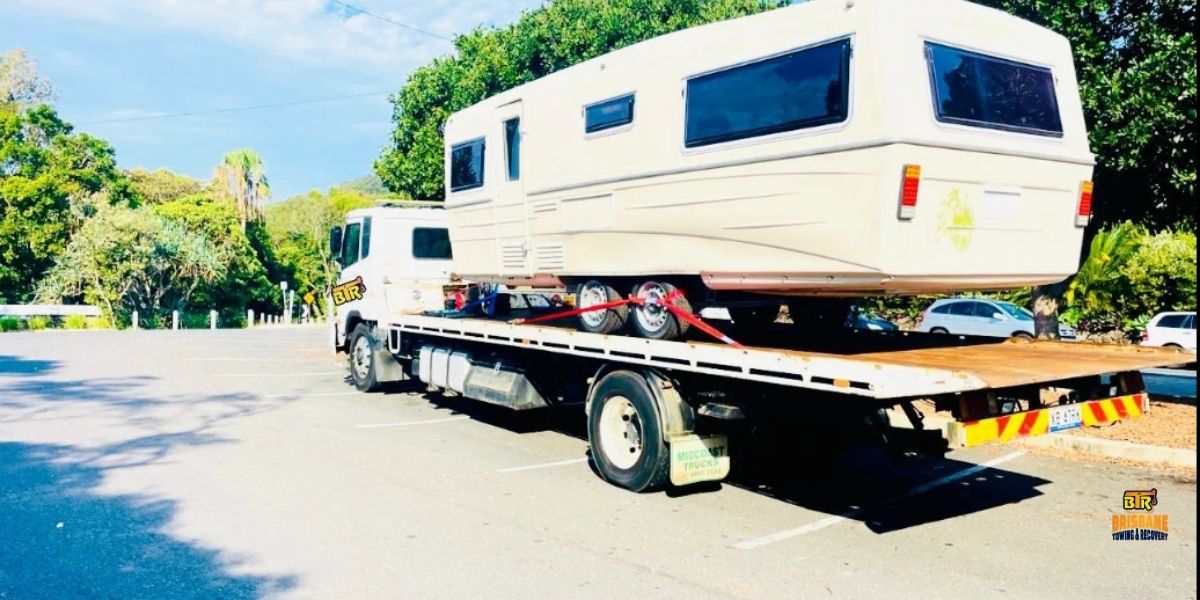 Caravan Towing Mirrors & Weight Distribution Hitches Explained 