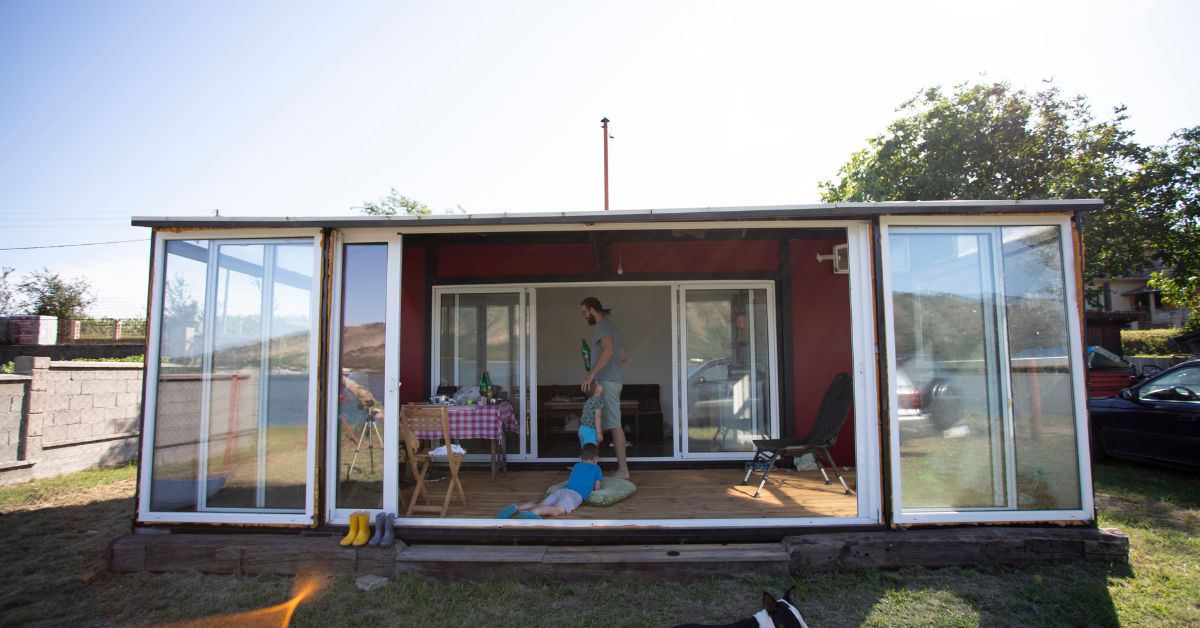 moving container houses